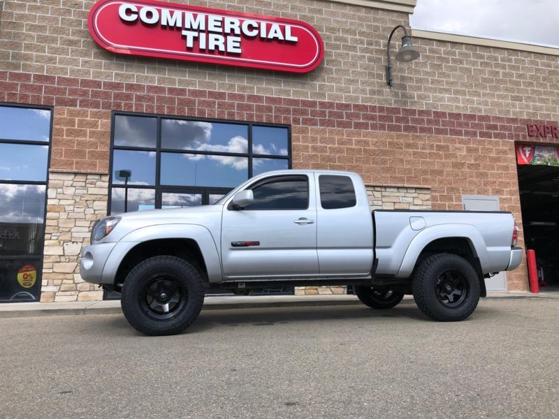 Photo of light grey truck upgraded by Commercial Tire