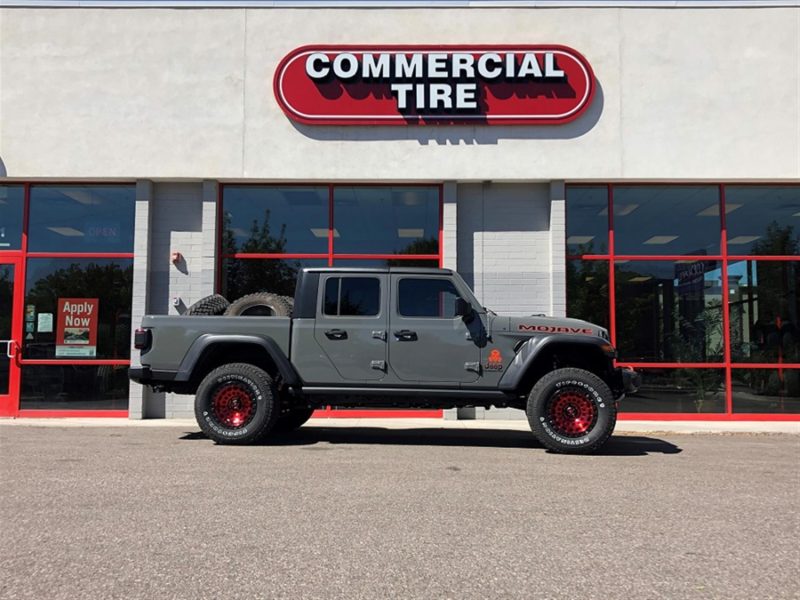 Photo of a Mojave Jeep upgraded by Commercial Tire