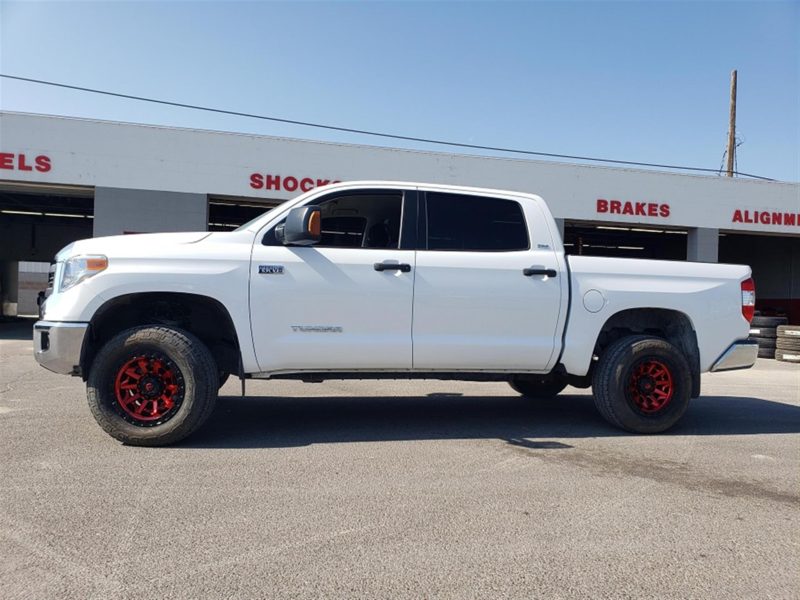 Photo of a truck upgraded by Commercial Tire